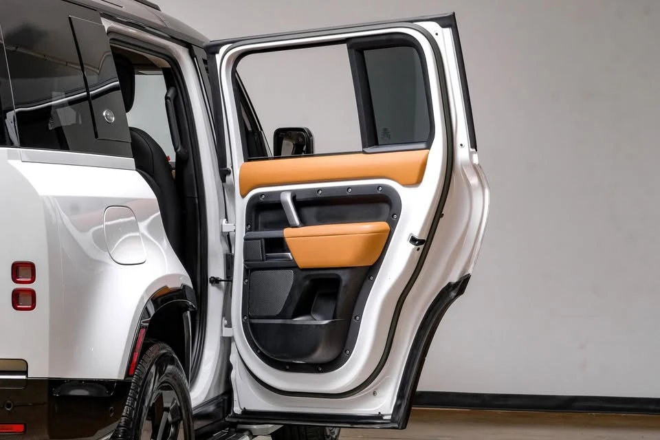 2023 Land Rover Defender L663 - Image 15 of 20