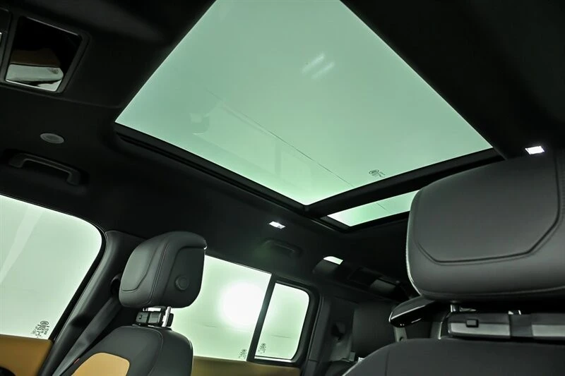 2023 Land Rover Defender L663 - Image 19 of 31