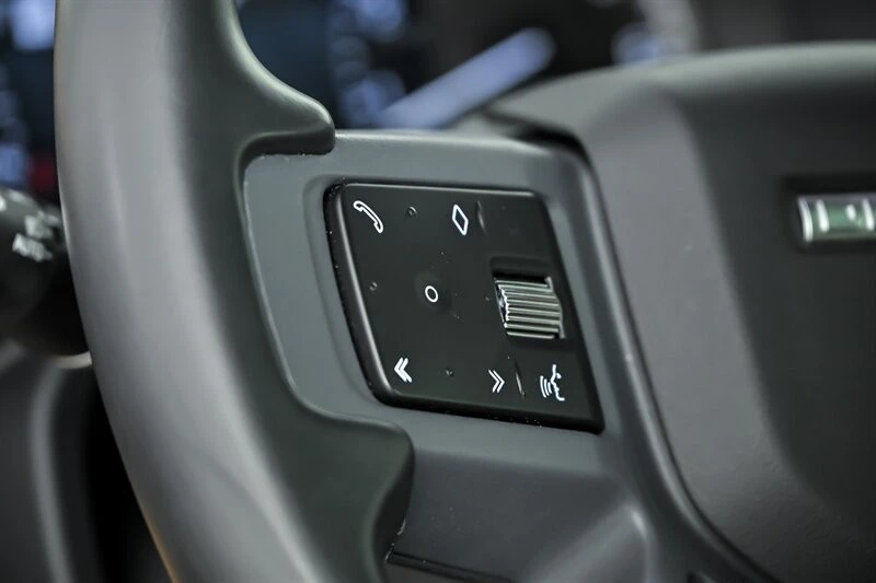 2023 Land Rover Defender L663 - Image 22 of 31