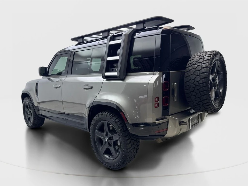 2023 Land Rover Defender L663 - Image 9 of 31