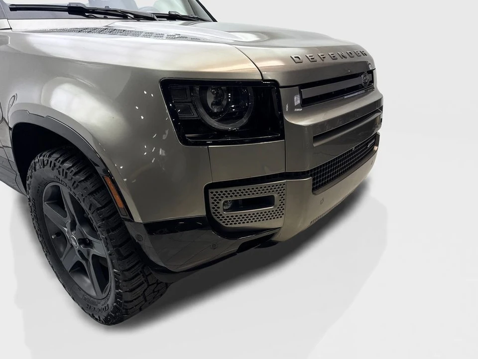 2023 Land Rover Defender L663 - Image 17 of 31