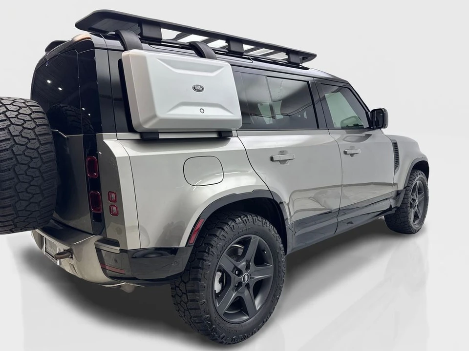 2023 Land Rover Defender L663 - Image 13 of 21