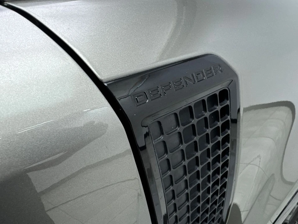 2023 Land Rover Defender L663 - Image 23 of 31