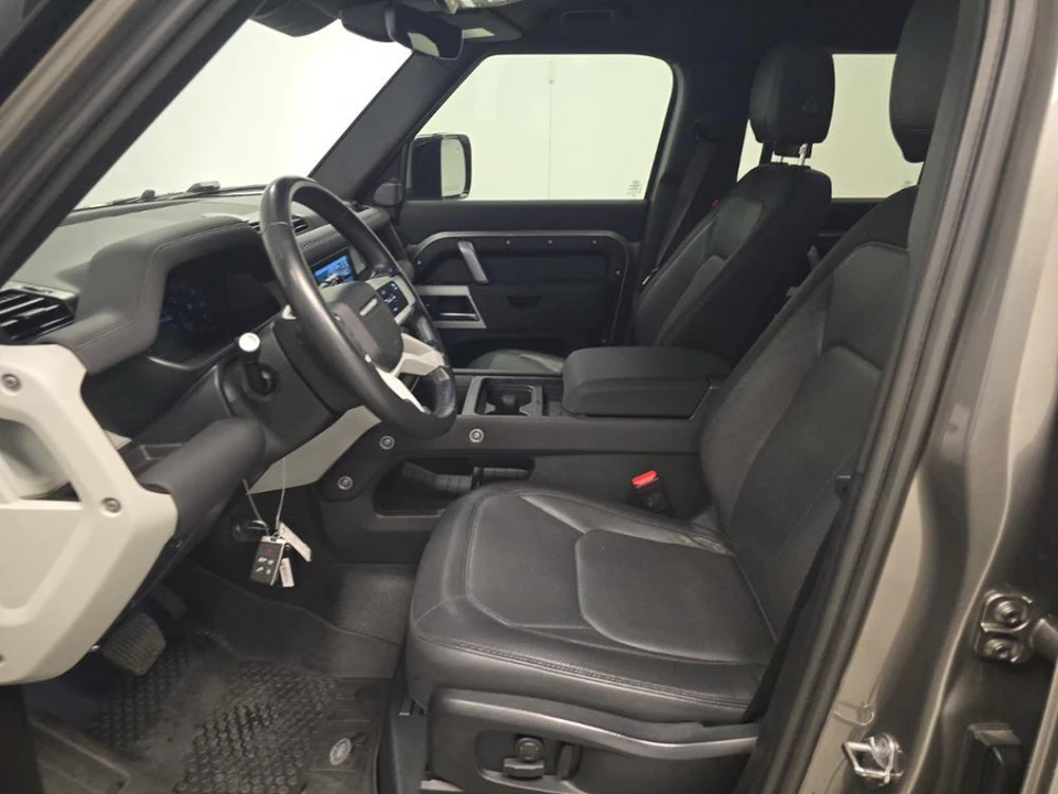 2023 Land Rover Defender L663 - Image 4 of 10
