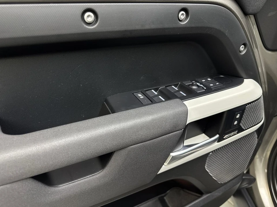 2023 Land Rover Defender L663 - Image 31 of 31