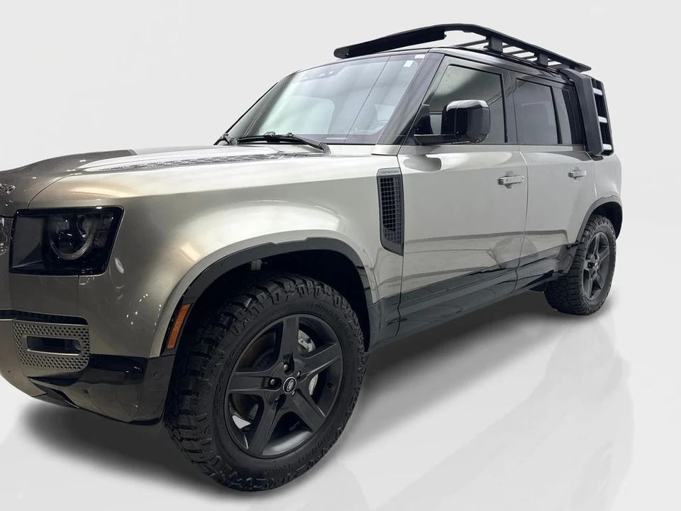 2023 Land Rover Defender L663 - Image 11 of 31
