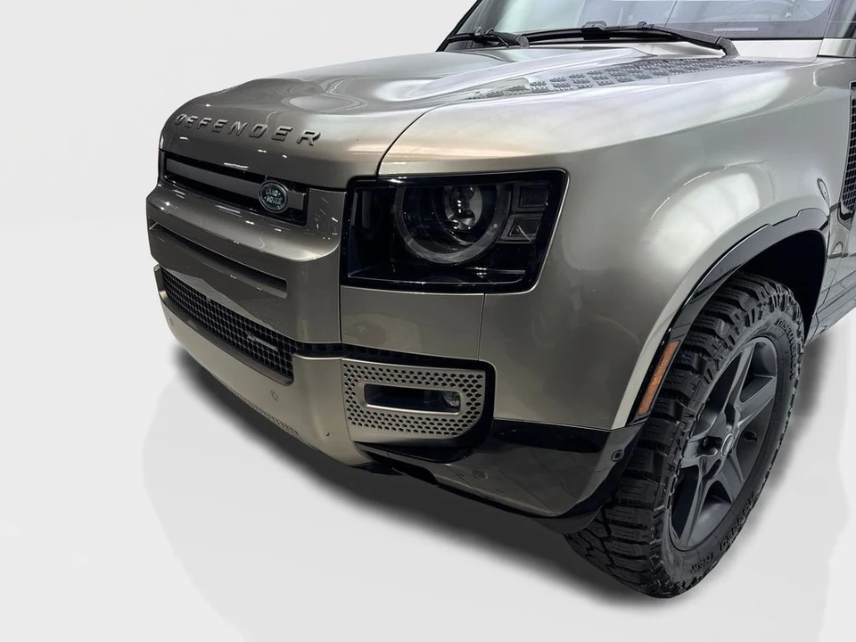 2023 Land Rover Defender L663 - Image 16 of 31