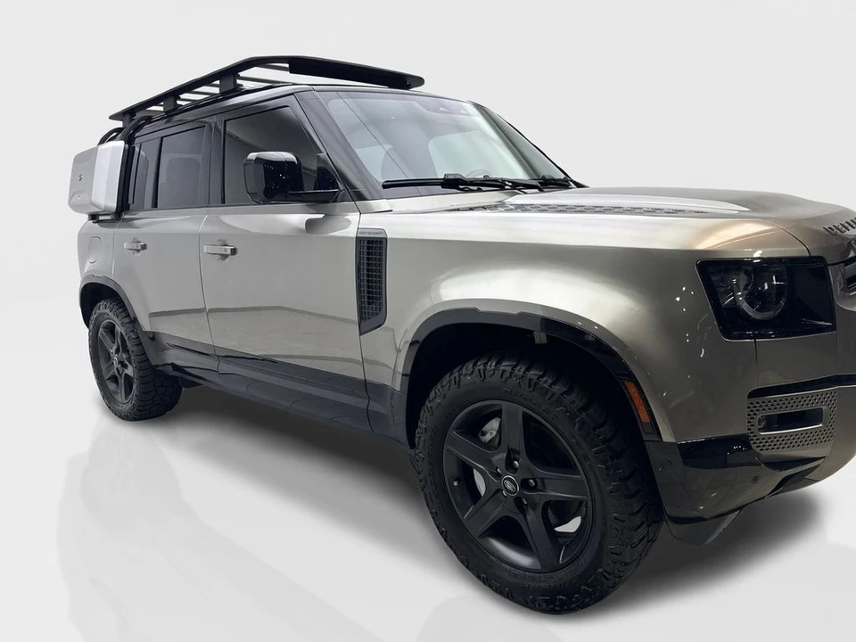 2023 Land Rover Defender L663 - Image 12 of 21