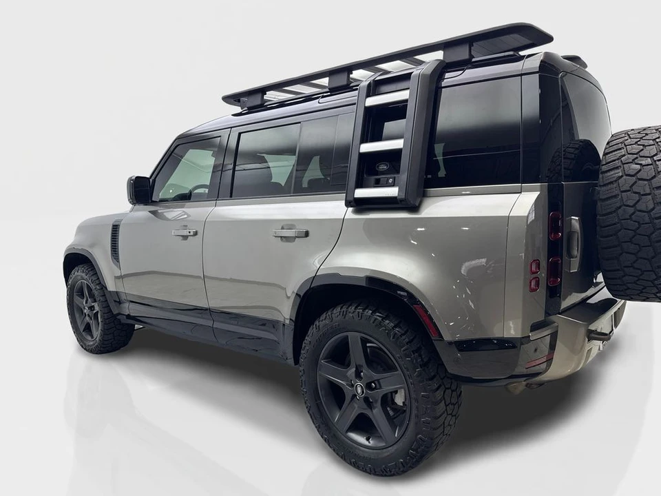 2023 Land Rover Defender L663 - Image 14 of 31