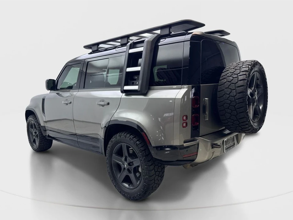 2023 Land Rover Defender L663 - Image 9 of 31