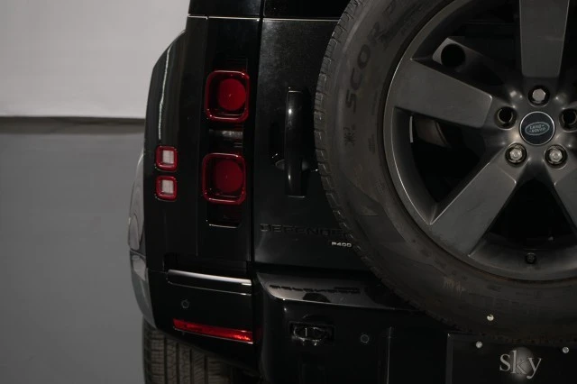 2023 Land Rover Defender L663 - Image 18 of 21
