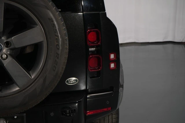 2023 Land Rover Defender L663 - Image 19 of 21