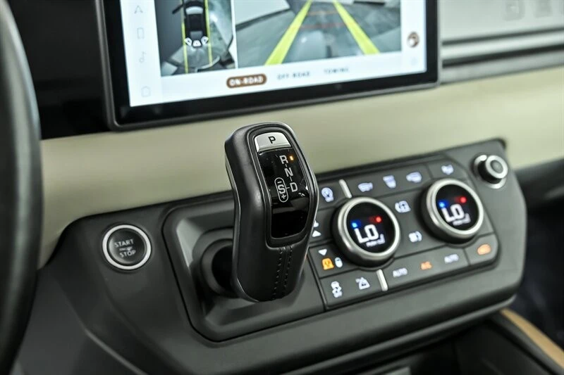 2023 Land Rover Defender L663 - Image 27 of 29