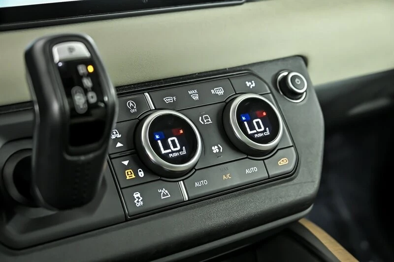 2023 Land Rover Defender L663 - Image 28 of 29