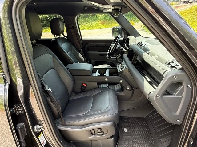 2023 Land Rover - Image 20 of 31