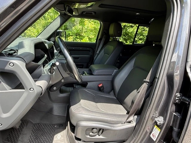 2023 Land Rover - Image 11 of 31