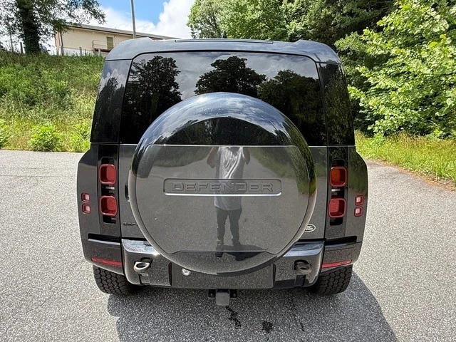 2023 Land Rover - Image 7 of 31