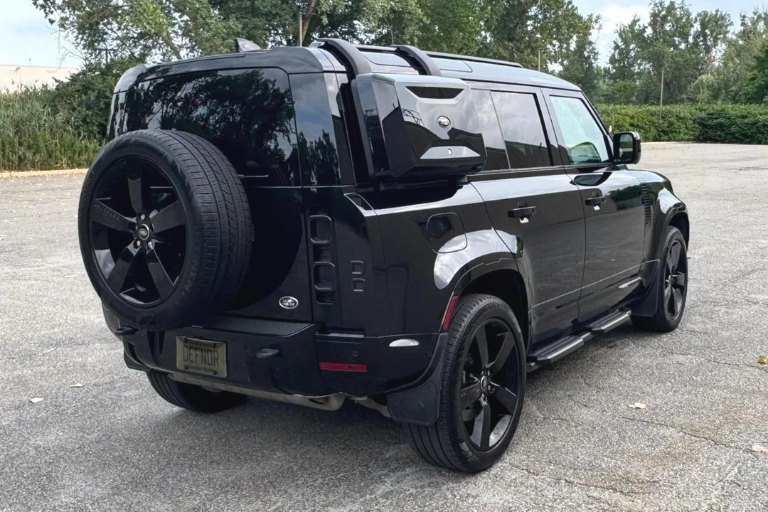 2023 Land Rover Defender L663 - Image 5 of 31