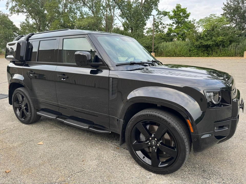 2023 Land Rover Defender L663 - Image 19 of 31