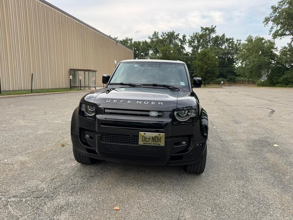 2023 Land Rover Defender L663 - Image 6 of 31