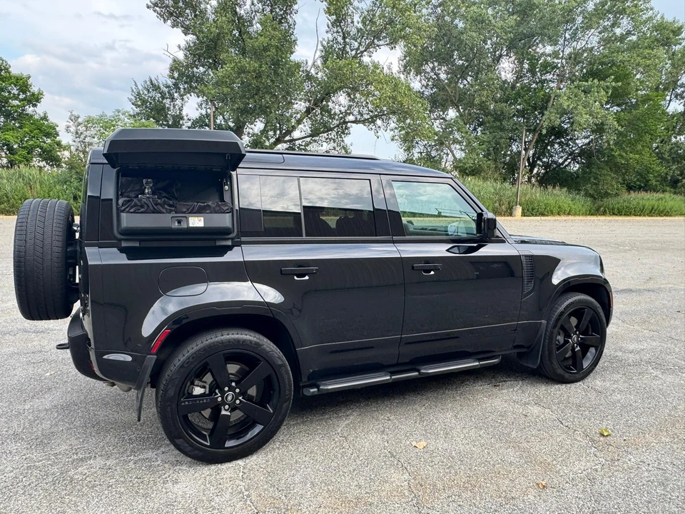 2023 Land Rover Defender L663 - Image 14 of 31
