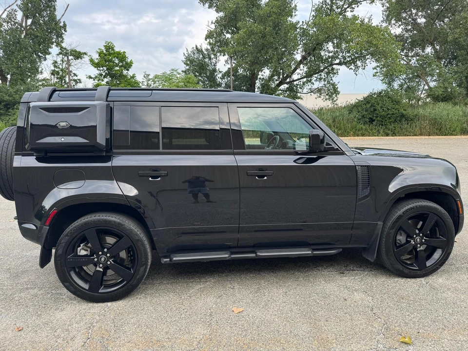 2023 Land Rover Defender L663 - Image 16 of 31