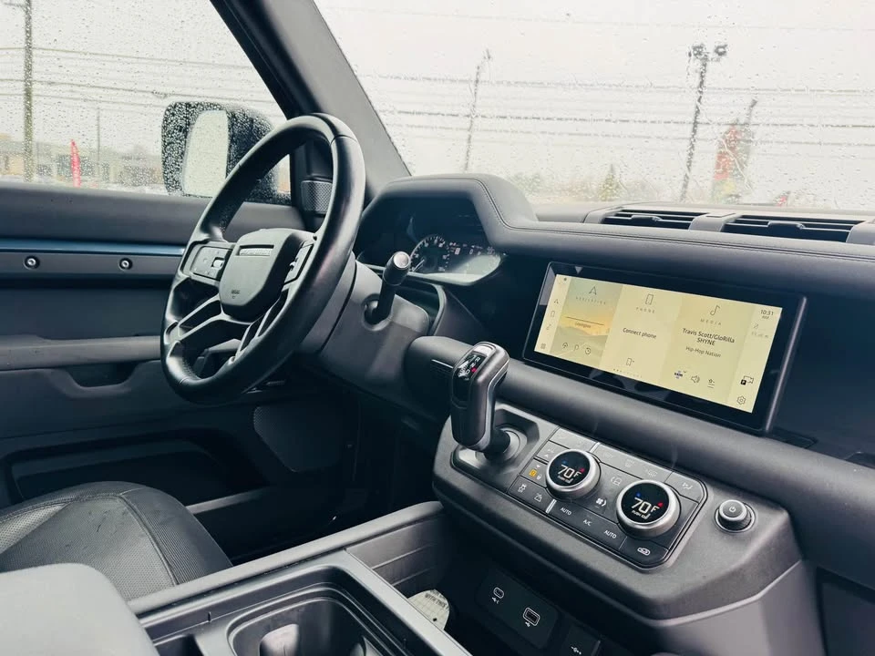 2023 Land Rover Defender L663 - Image 18 of 20