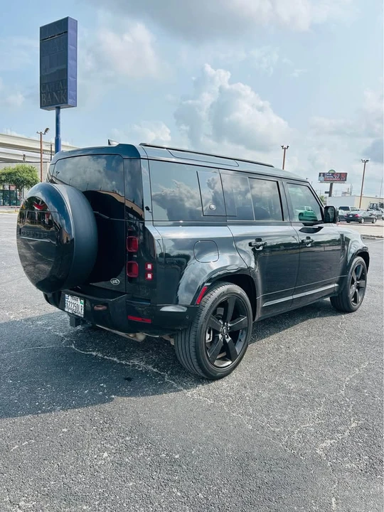 2023 Land Rover Defender L663 - Image 3 of 12