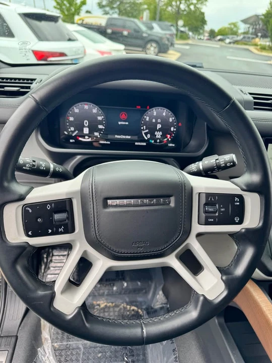 2023 Land Rover Defender L663 - Image 11 of 17