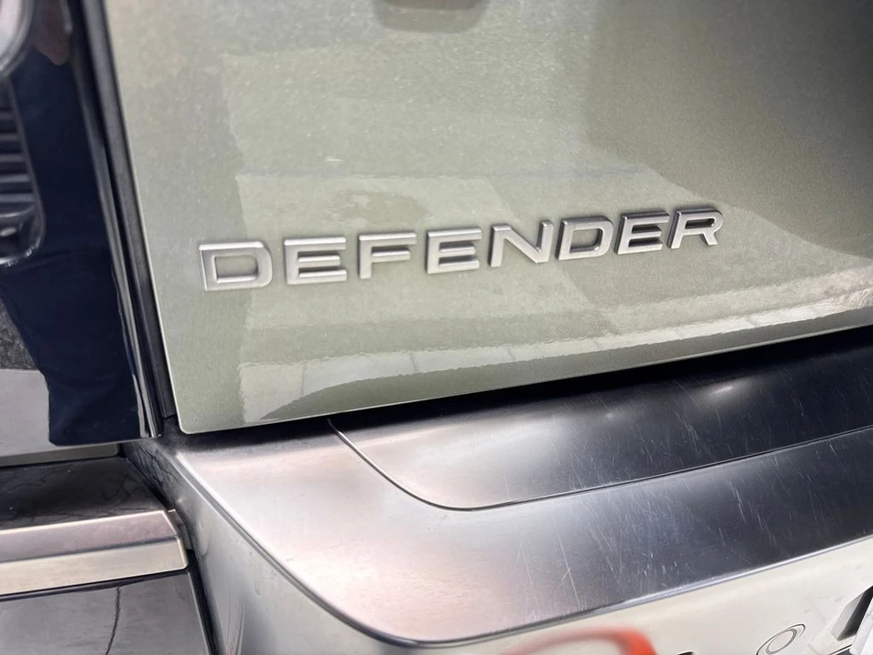 2023 Land Rover - Image 21 of 31