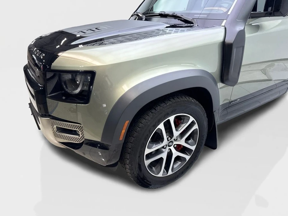 2023 Land Rover - Image 18 of 31