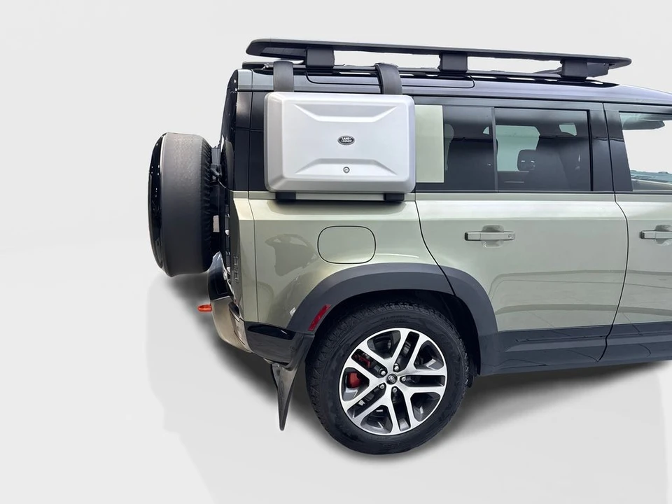 2023 Land Rover - Image 16 of 31