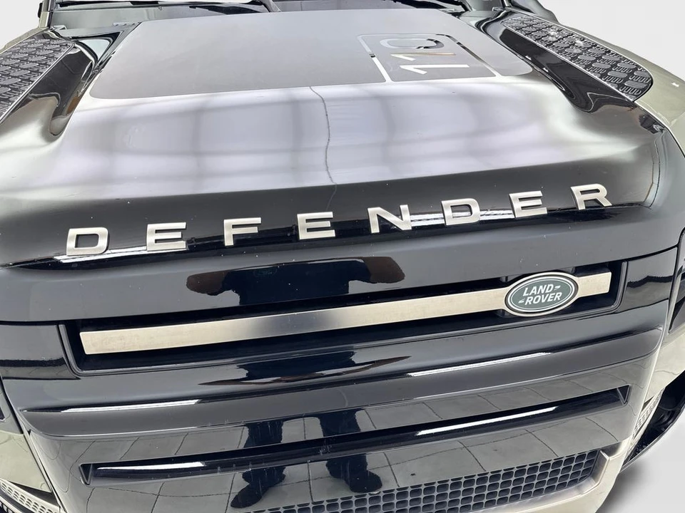 2023 Land Rover Defender L663 - Image 25 of 31
