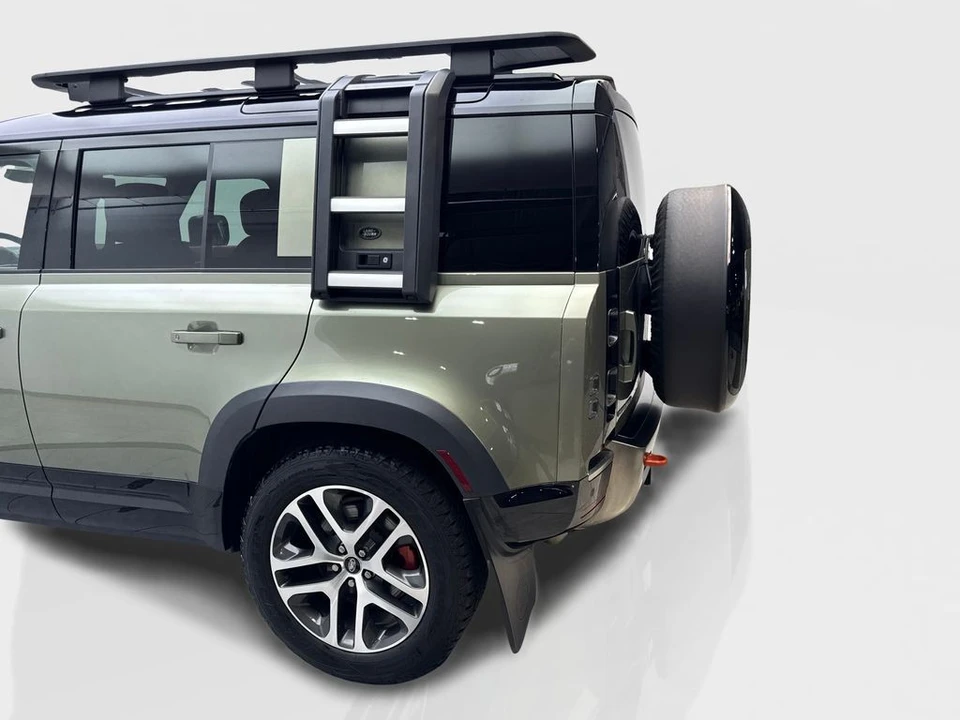 2023 Land Rover - Image 17 of 31
