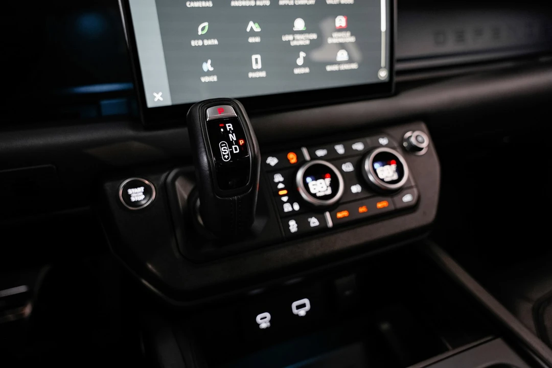 2023 Land Rover Defender L663 - Image 16 of 21