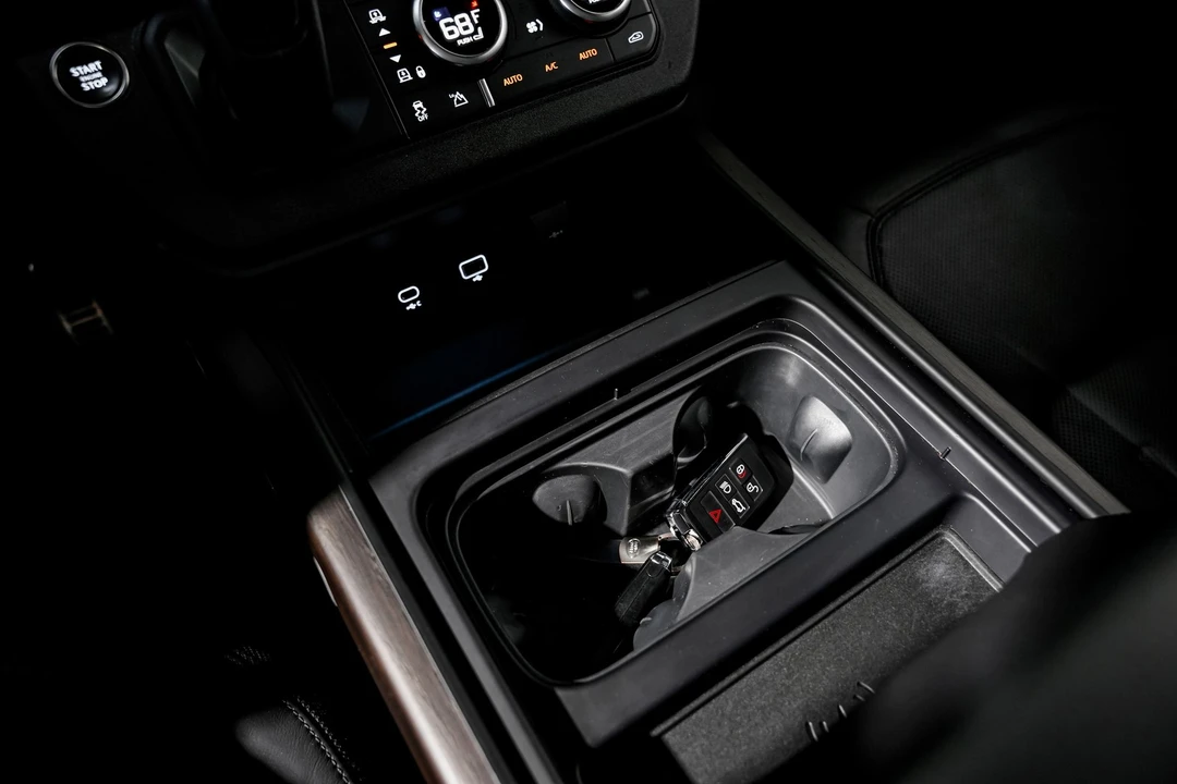 2023 Land Rover Defender L663 - Image 18 of 21