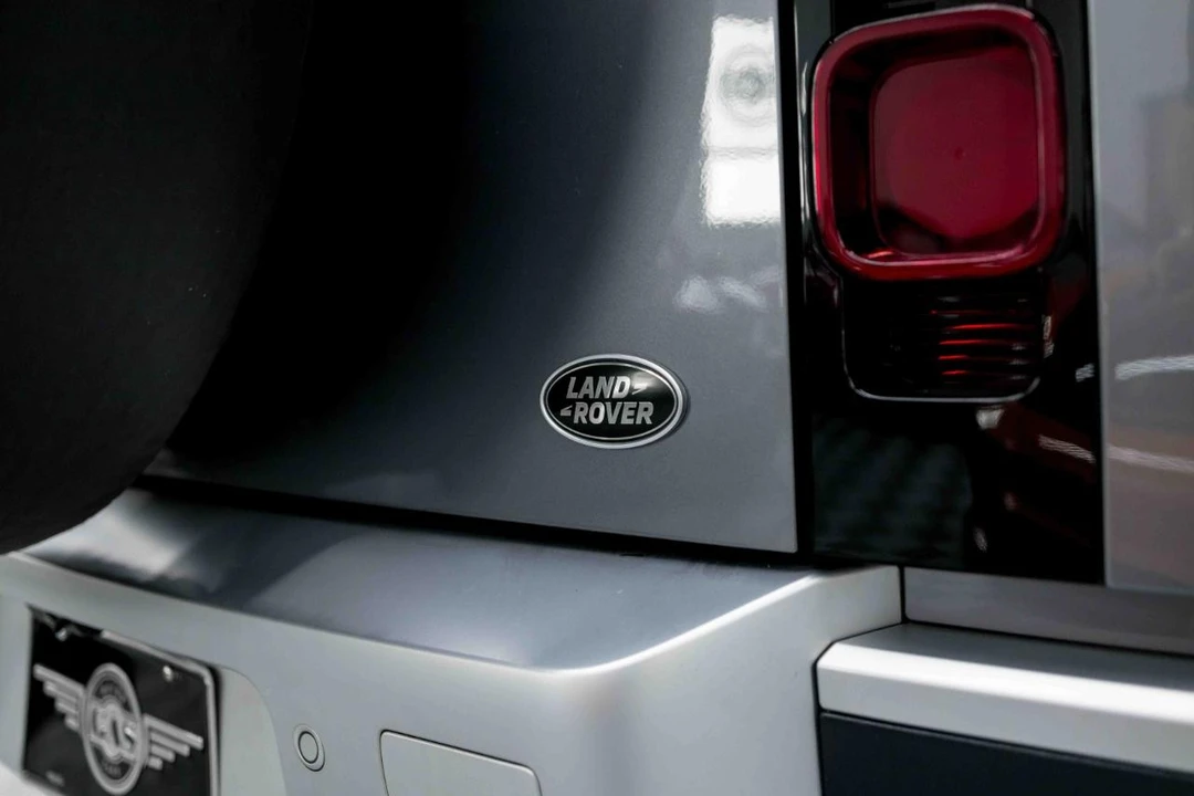 2023 Land Rover Defender L663 - Image 27 of 31