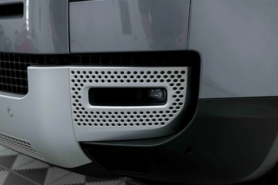 2023 Land Rover Defender L663 - Image 13 of 31