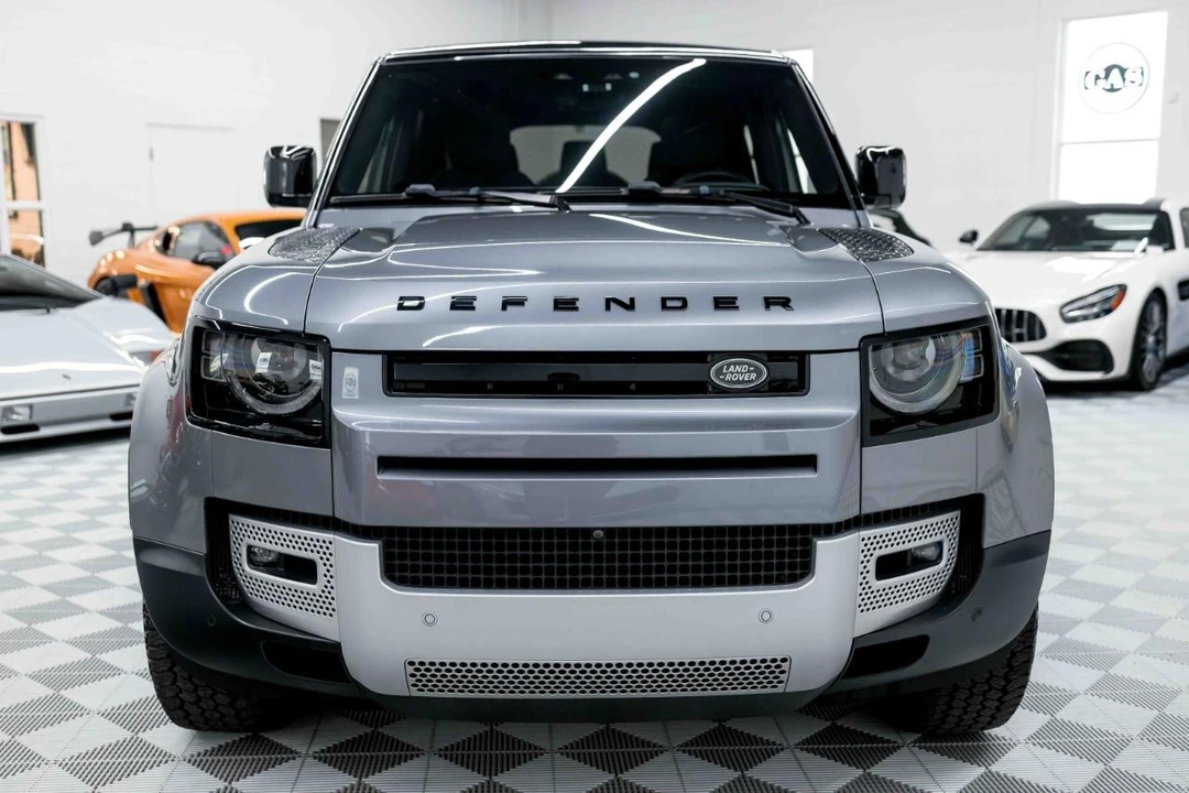2023 Land Rover Defender L663 - Image 4 of 31