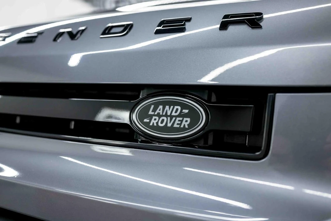 2023 Land Rover Defender L663 - Image 14 of 31