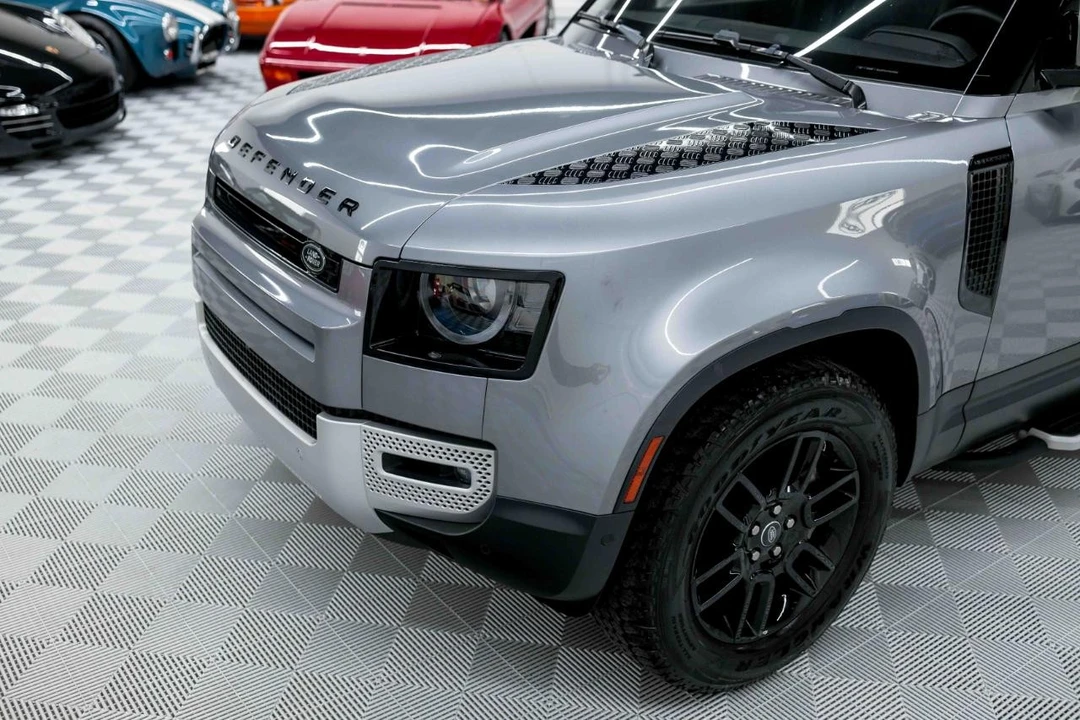 2023 Land Rover Defender L663 - Image 11 of 31