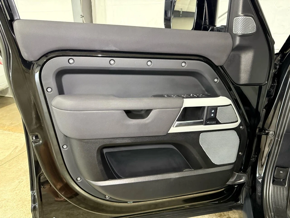 2023 Land Rover Defender L663 - Image 12 of 21