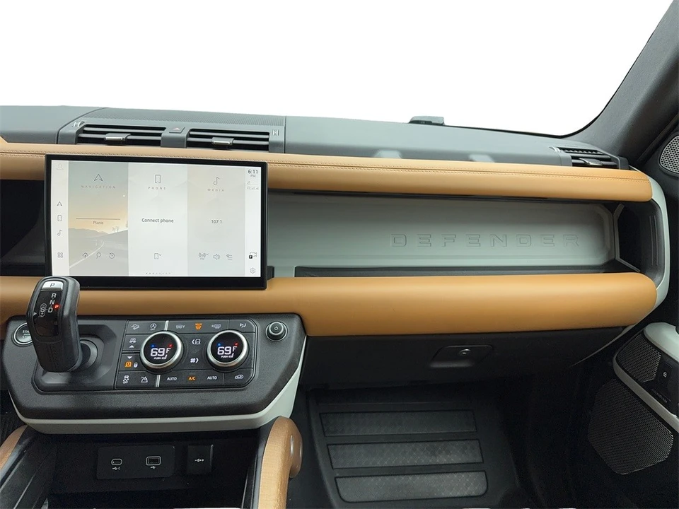 2023 Land Rover Defender L663 - Image 18 of 21
