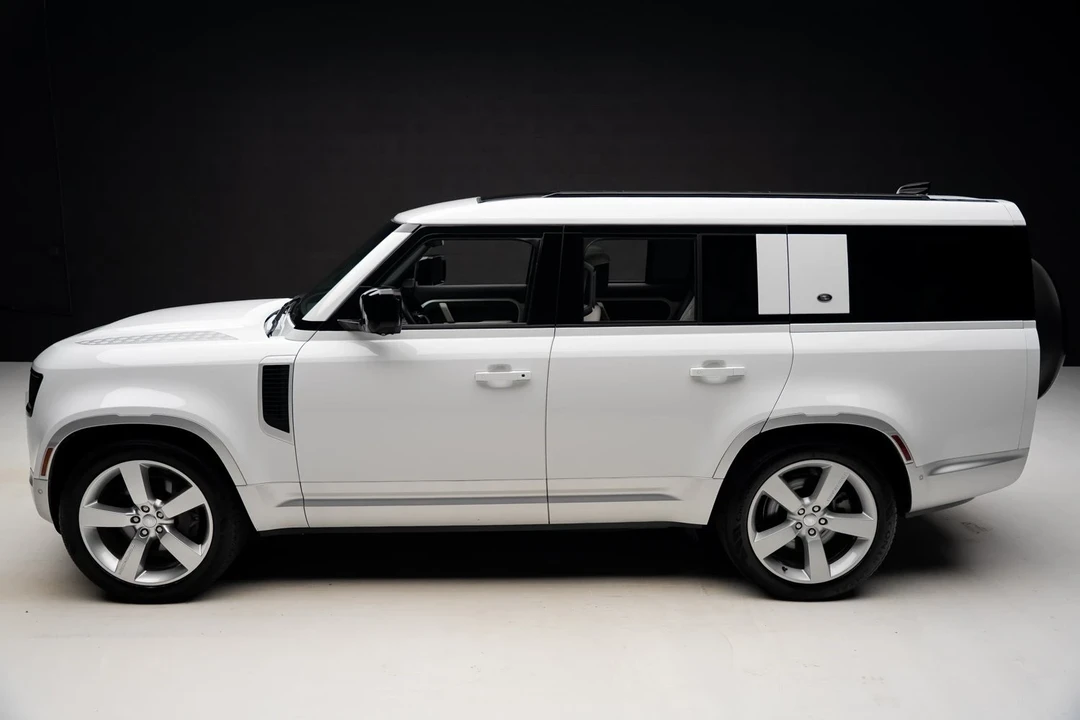 2023 Land Rover Defender L663 - Image 16 of 21