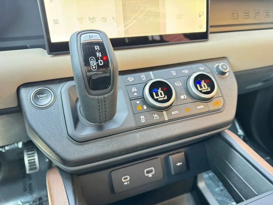 2023 Land Rover Defender L663 - Image 12 of 20