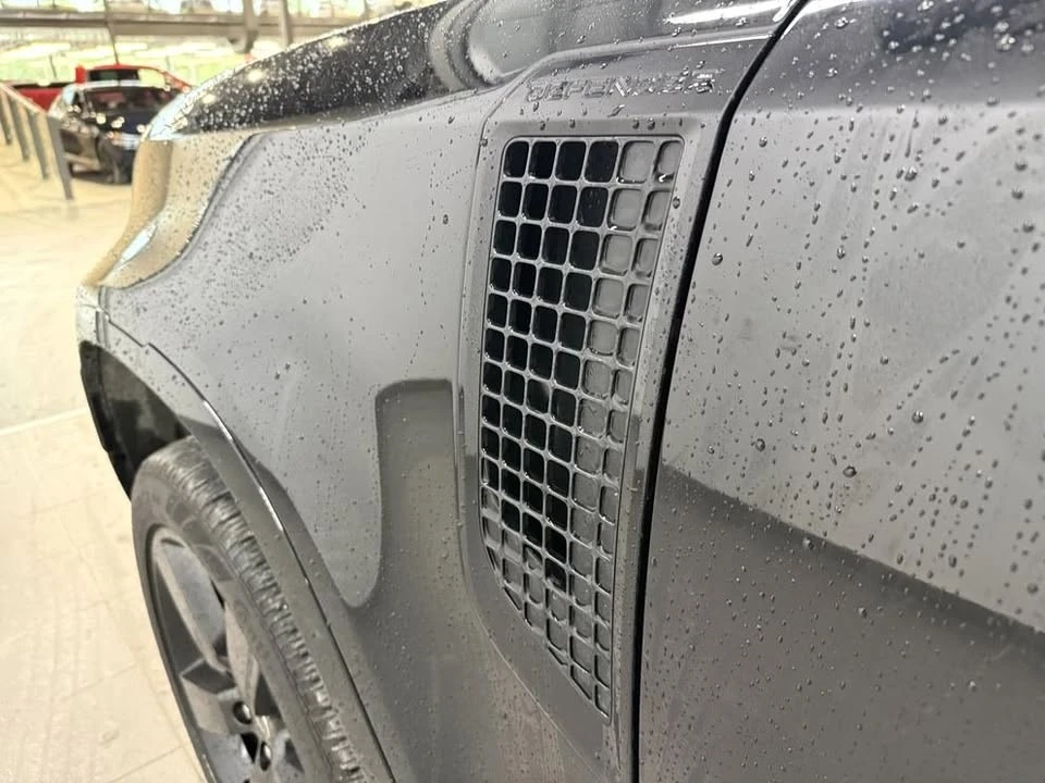 2023 Land Rover Defender L663 - Image 9 of 10