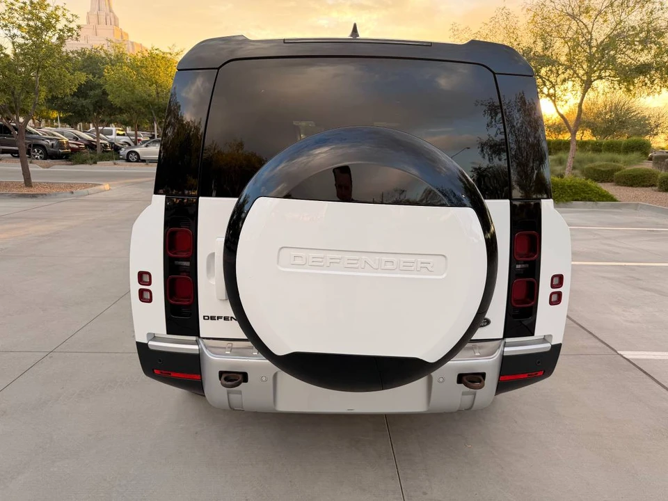 2023 Land Rover Defender 130 - Image 6 of 20
