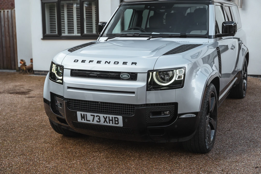 2020 Land Rover Defender 130 - Image 10 of 31