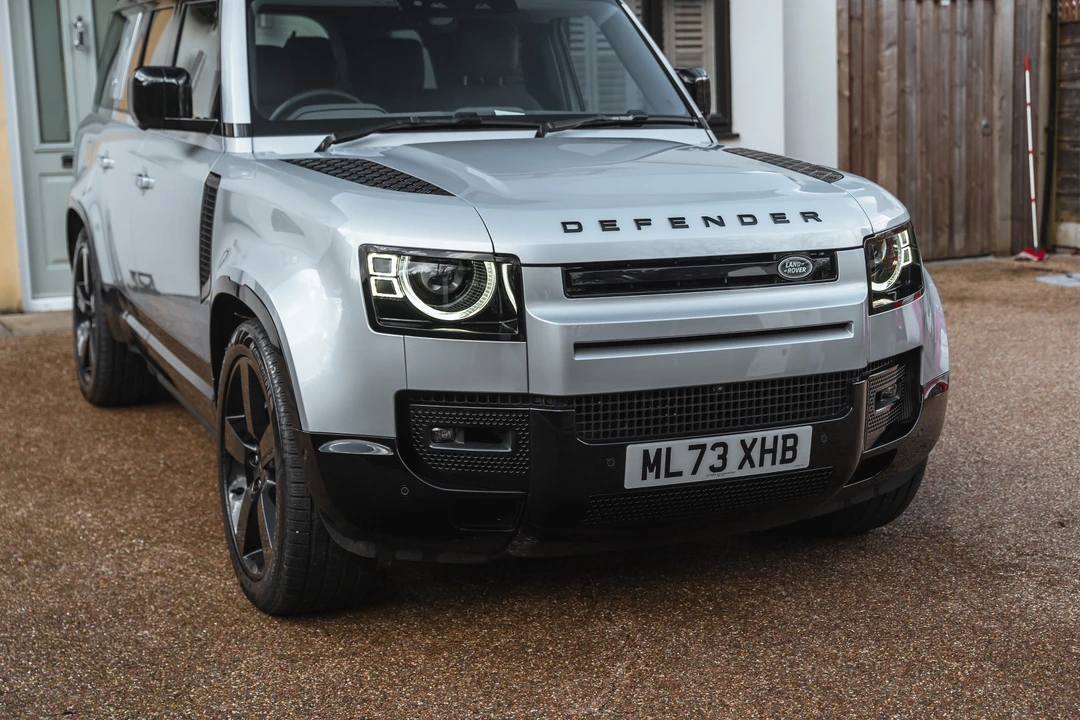 2020 Land Rover Defender 130 - Image 11 of 31