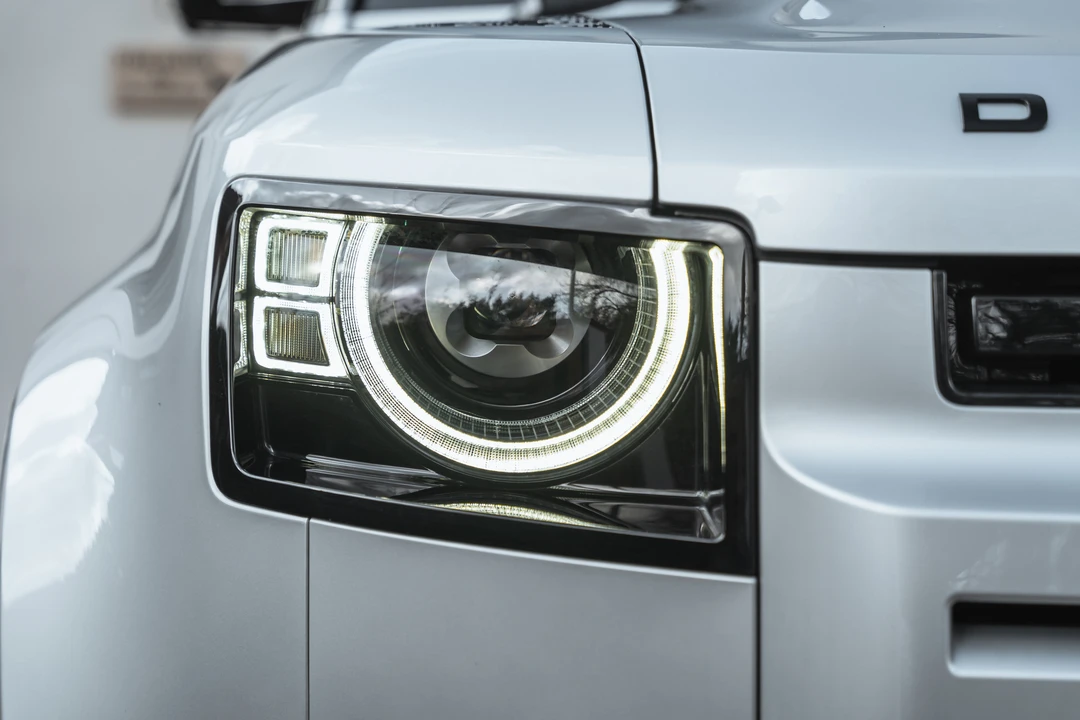 2020 Land Rover Defender 130 - Image 13 of 31